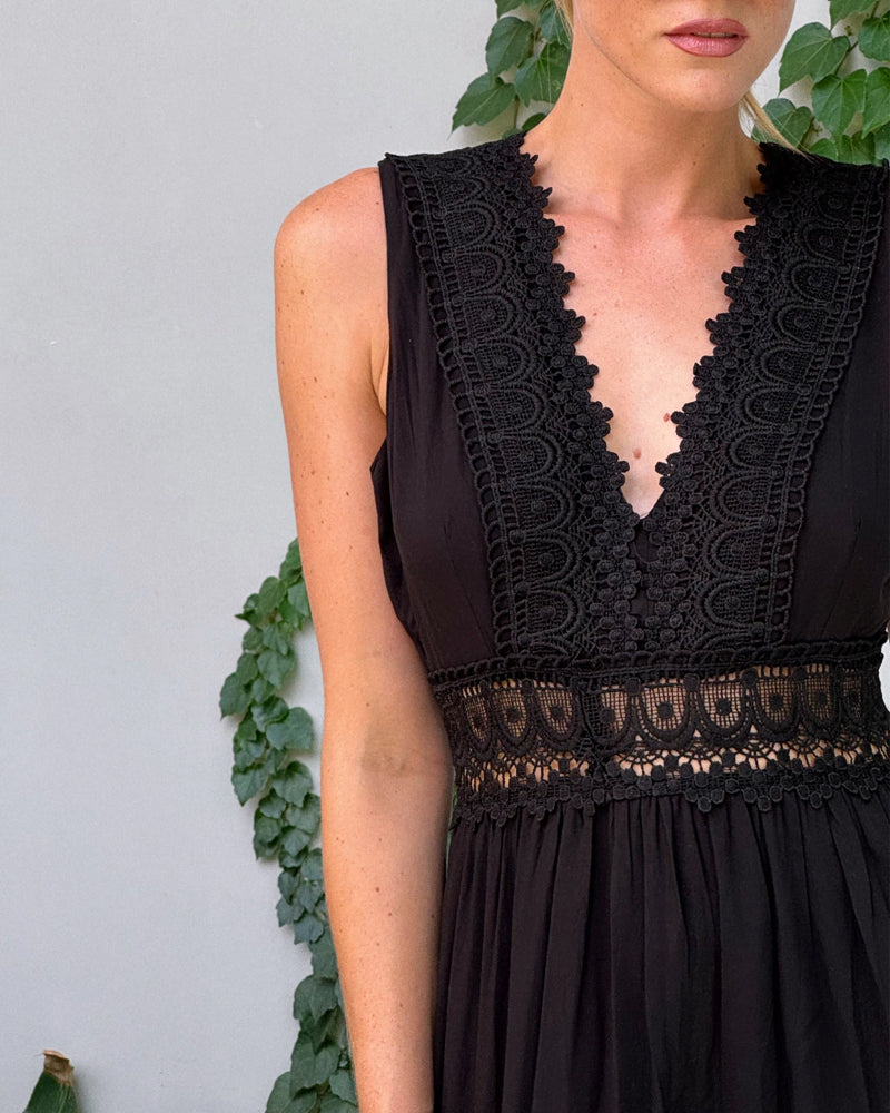 Alice | Sophisticated V-Neck Lace Dress