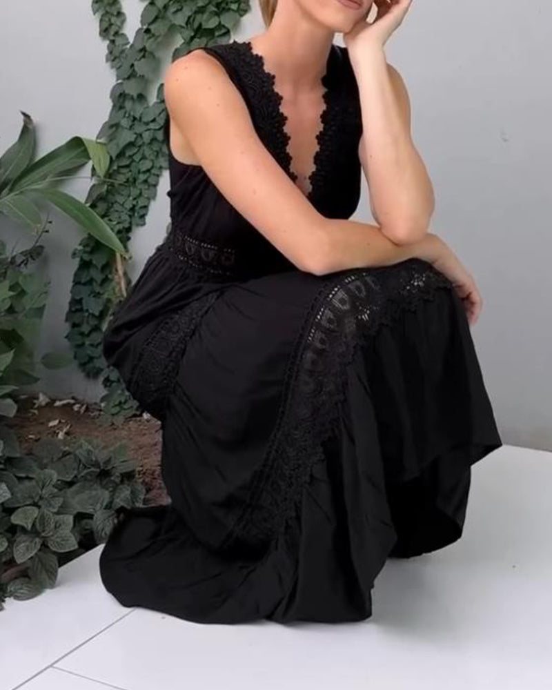 Alice | Sophisticated V-Neck Lace Dress